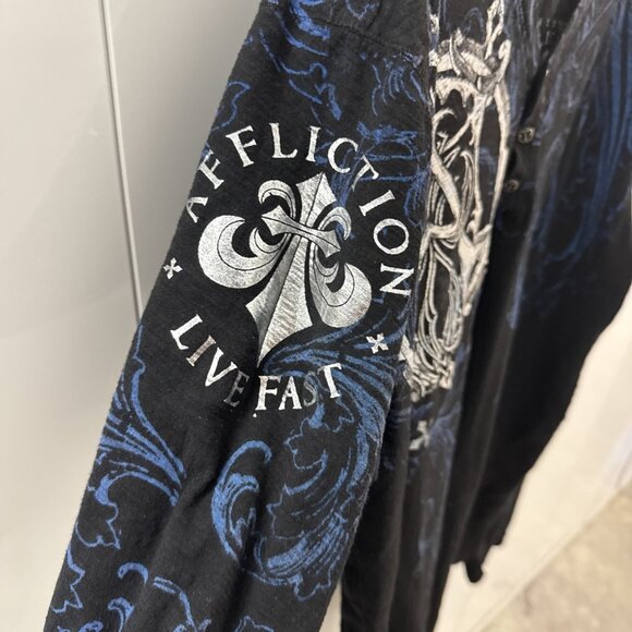 Affliction Live Fast Henley Shirt Men’s 3XL Long Sleeve Crosses Y2K - Picture 3 of 9